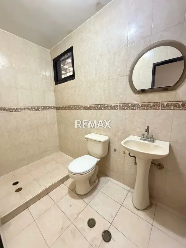 AMPLIO APARTAMENTO EN LA URB. SAN JACINTO - 12