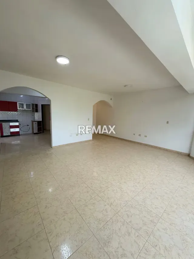 AMPLIO APARTAMENTO EN LA URB. SAN JACINTO - 5
