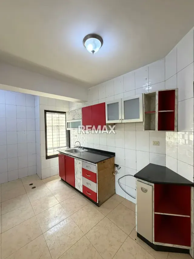 AMPLIO APARTAMENTO EN LA URB. SAN JACINTO - 7