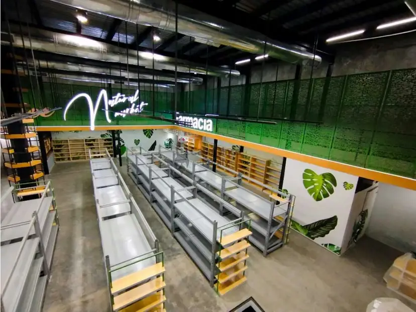 Se vende Edificio de 2 piso para supermercado equipado ( planta 100% )