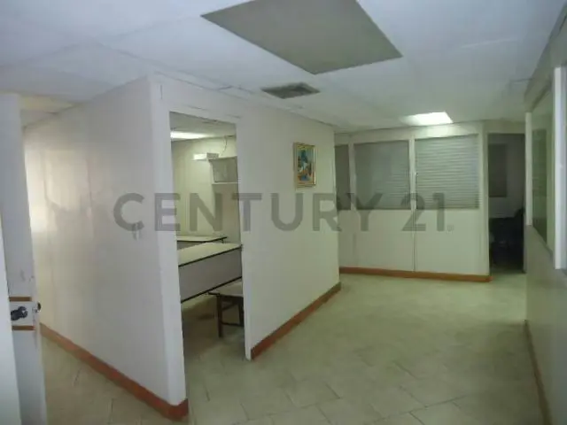 Venta de Oficina ubicada en Los Teques - 12