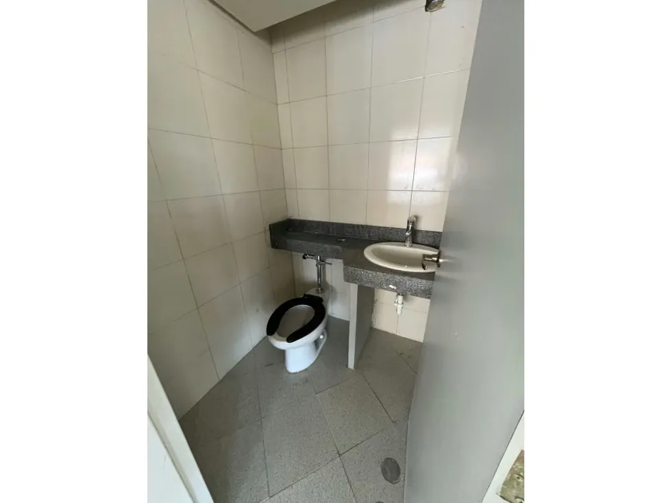 Se alquila oficina 45m2 La Lagunita 1618 - 9