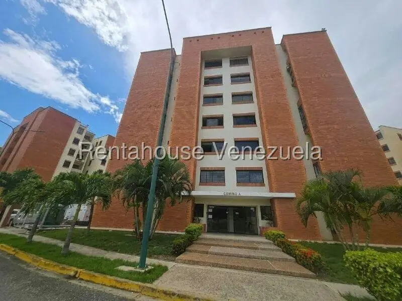 Apartamento (1 Nivel) en Alquiler en Parque Las Trinitarias, Lara
