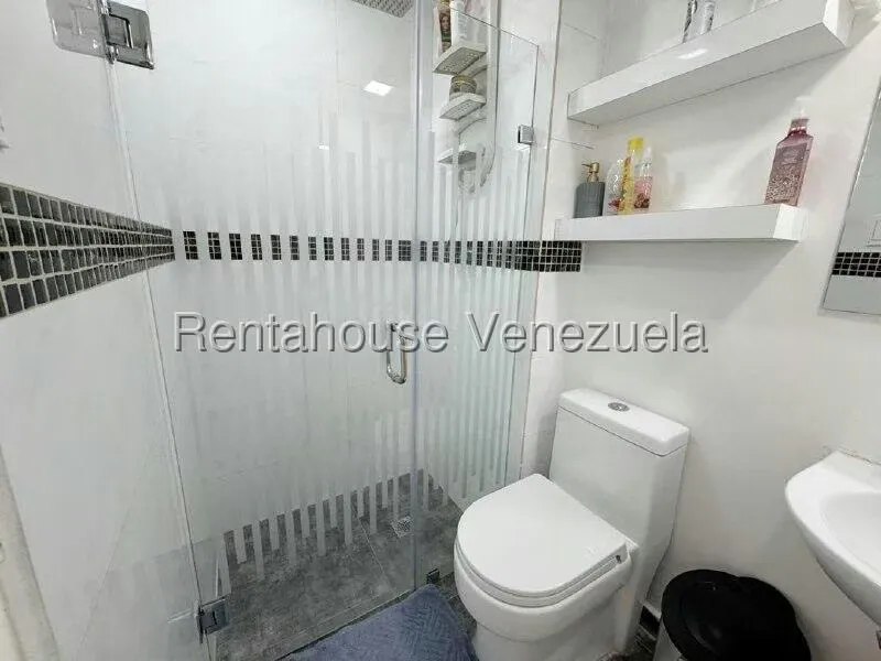 Apartamento (1 Nivel) en Alquiler en Parque Las Trinitarias, Lara - 9