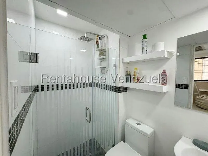Apartamento (1 Nivel) en Alquiler en Parque Las Trinitarias, Lara - 10