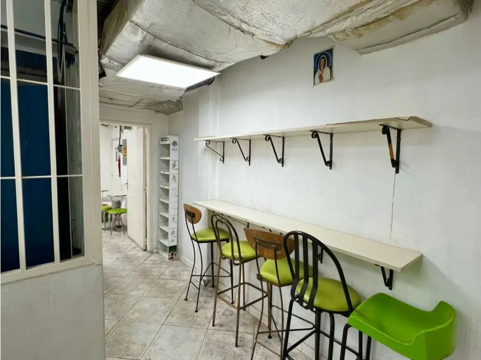 En Venta Edificio Con Local Comercial en Santa Monica. Caracas - 23