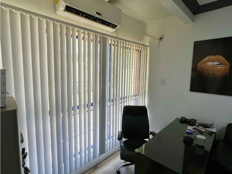 En Venta Edificio Con Local Comercial en Santa Monica. Caracas - 26