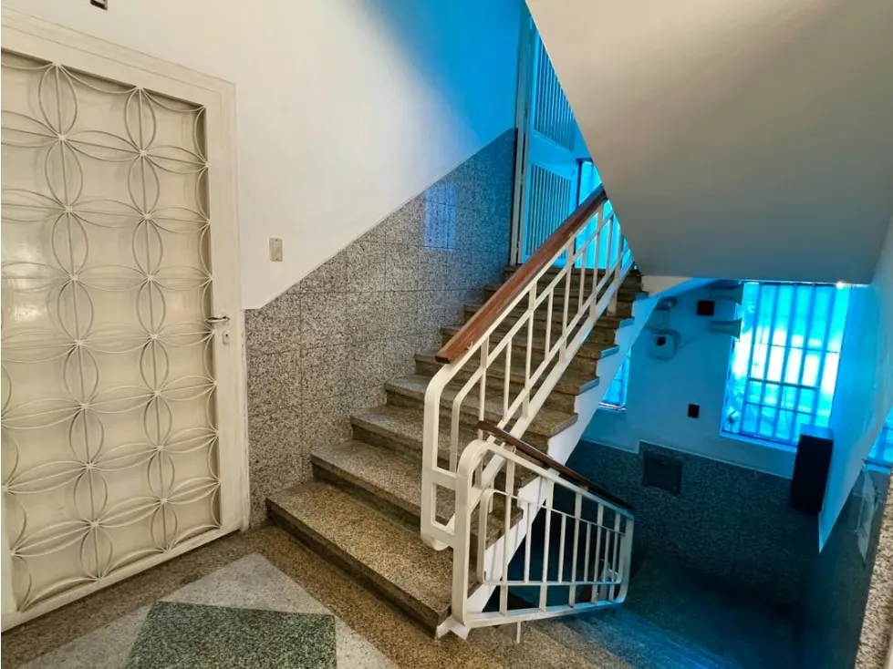 En Venta Edificio Con Local Comercial en Santa Monica. Caracas - 36