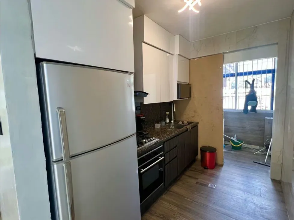 En Venta Edificio Con Local Comercial en Santa Monica. Caracas - 46