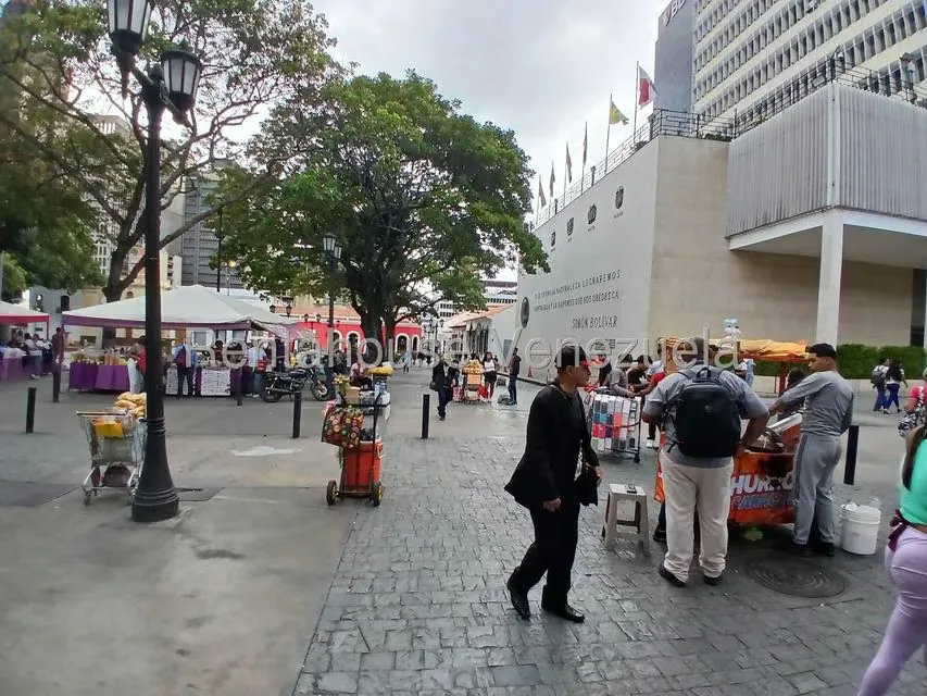 Local Comercial en Alquiler en Parroquia Catedral, Distrito Metropolitano - 8