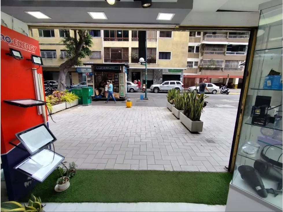 EN VENTA FONDO DE COMERCIO EN CALLE SUCRE CHACAO - 11