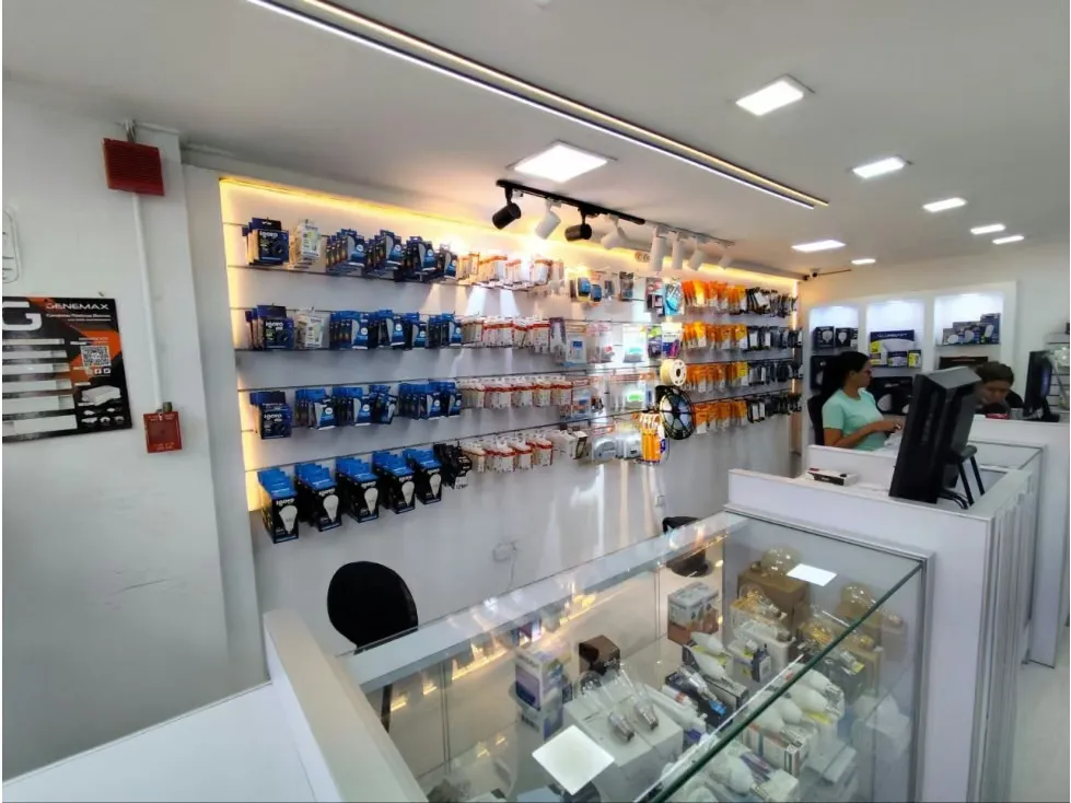 EN VENTA FONDO DE COMERCIO EN CALLE SUCRE CHACAO - 13