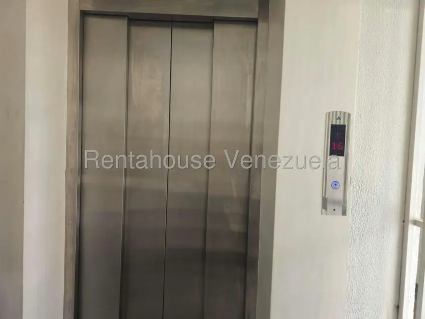Apartamento (1 Nivel) en Venta en Caricuao, Distrito Metropolitano - 18