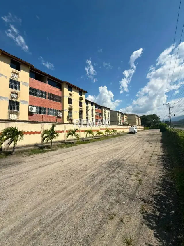 Amplio y cómodo Apartamento en Venta, Ubicado en Residencias San Diego, vía el Eje Vial, Valera, Trujillo