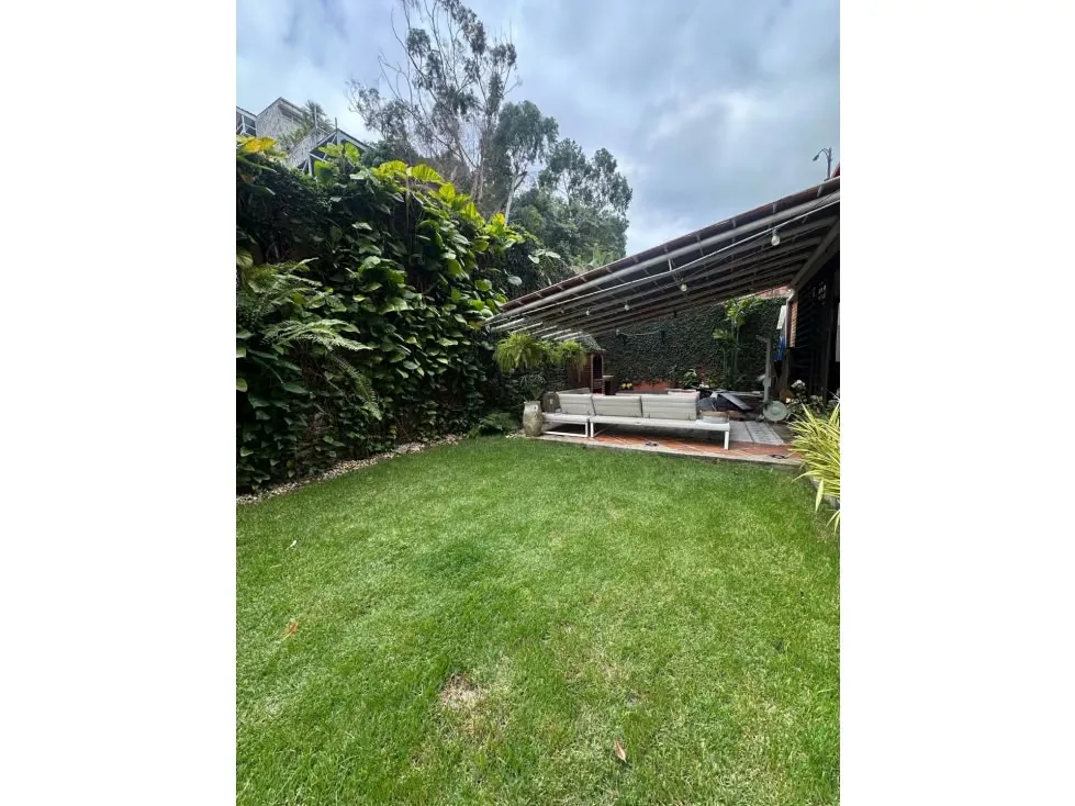 Vendo PB c/ terraza y jardín en calle cerrada 300m2 La Boyera 1795 - 16