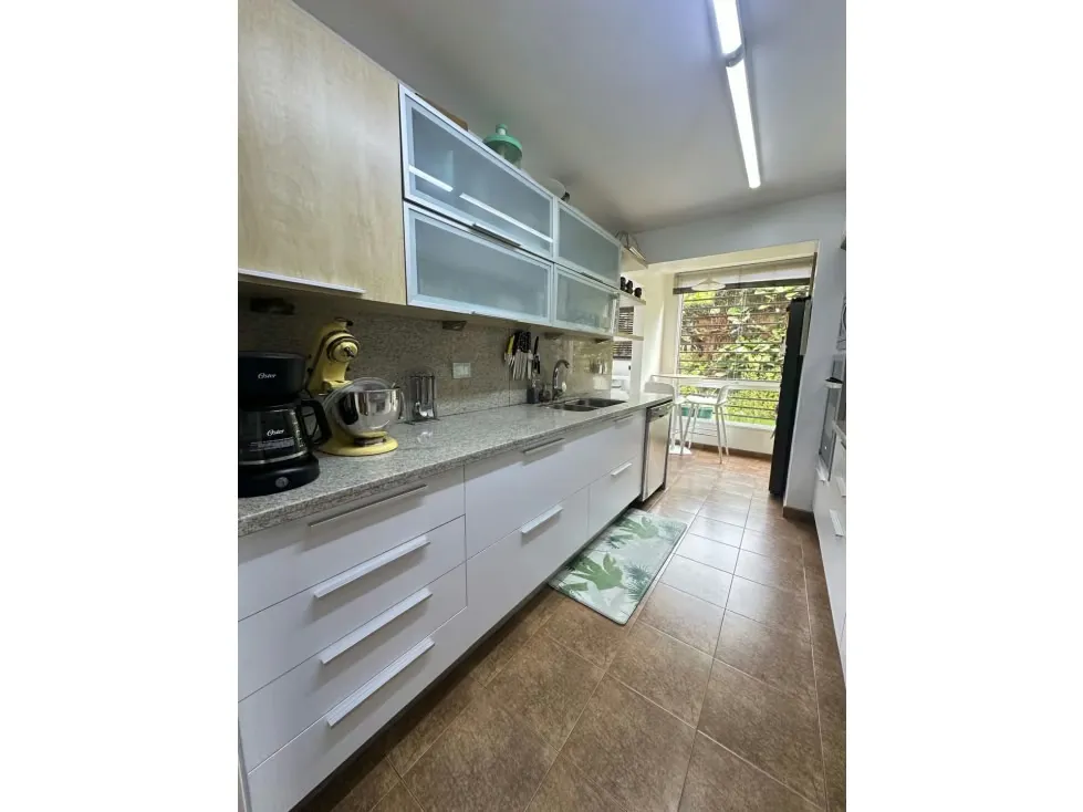 Vendo PB c/ terraza y jardín en calle cerrada 300m2 La Boyera 1795 - 5