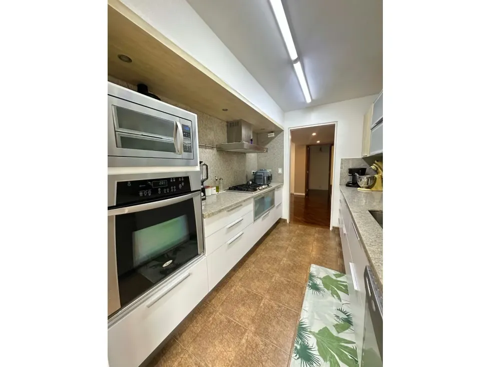 Vendo PB c/ terraza y jardín en calle cerrada 300m2 La Boyera 1795 - 6