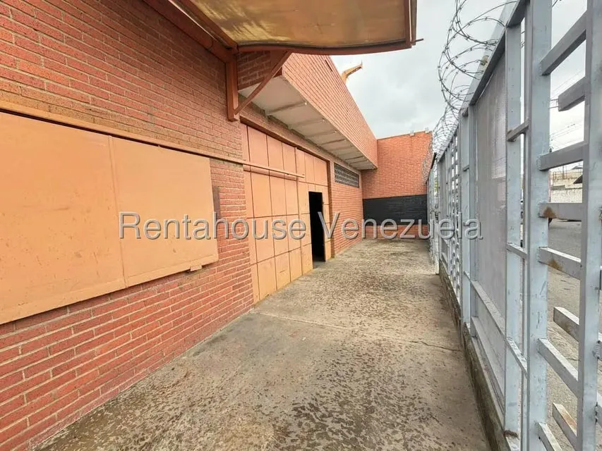 Local Comercial en Alquiler en Parroquia Concepcion, Lara - 2
