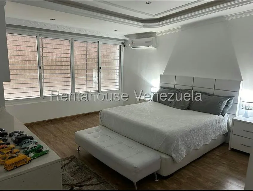 Casa (Multipes Niveles) en Venta en Parque el Retiro, Miranda - 15