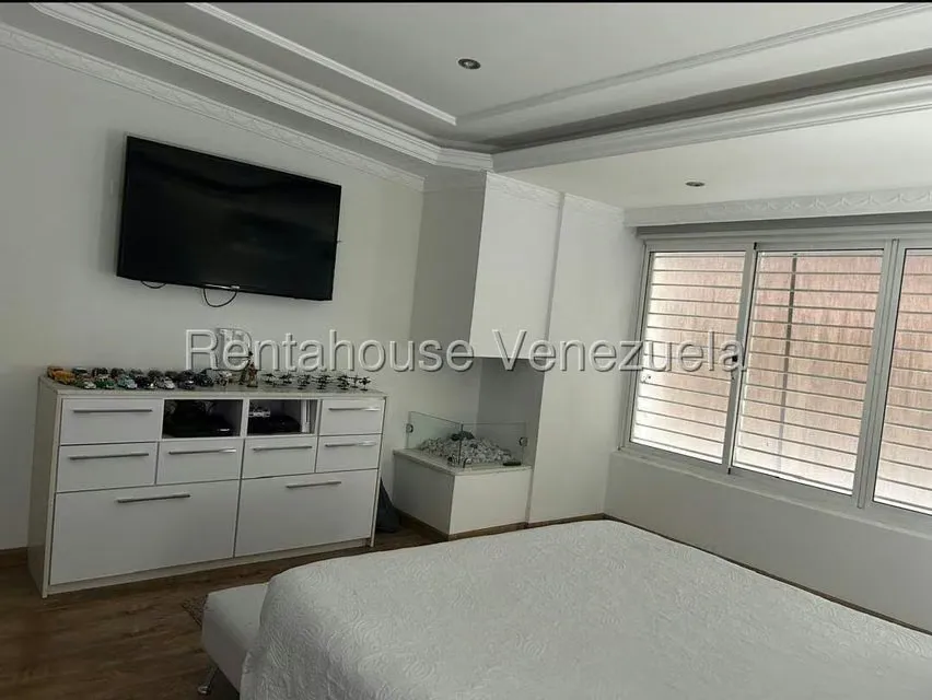 Casa (Multipes Niveles) en Venta en Parque el Retiro, Miranda - 17