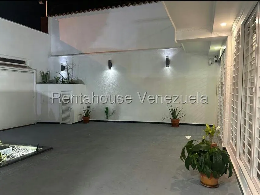 Casa (Multipes Niveles) en Venta en Parque el Retiro, Miranda - 4