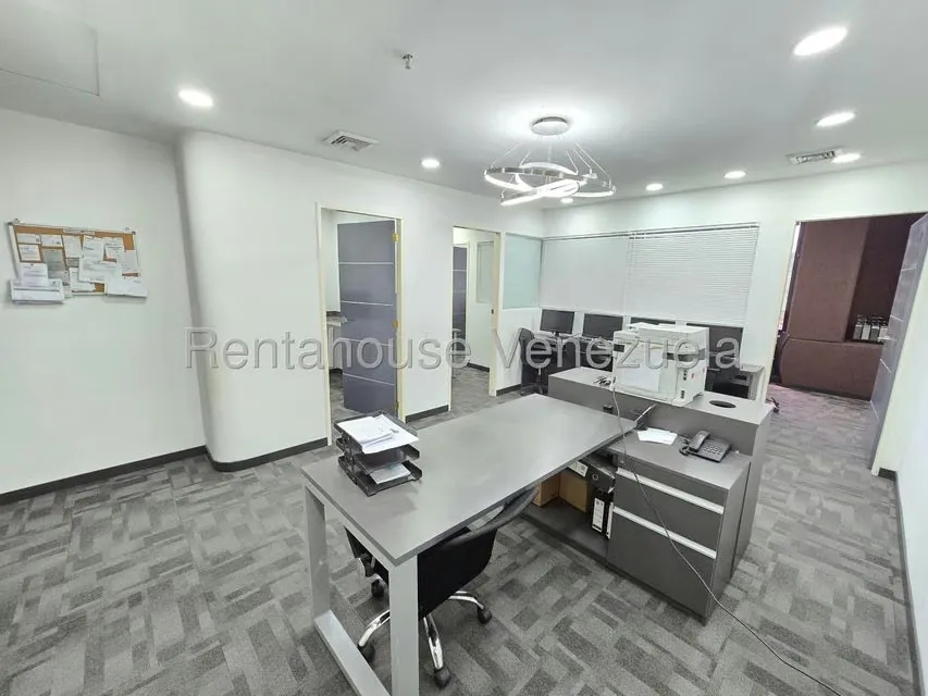 Local Comercial en Alquiler en Prados del Este, Distrito Metropolitano