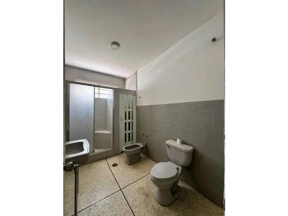Alquilo PB de casa para depósito/showrrom 200m2 Altamira 8429 - 16