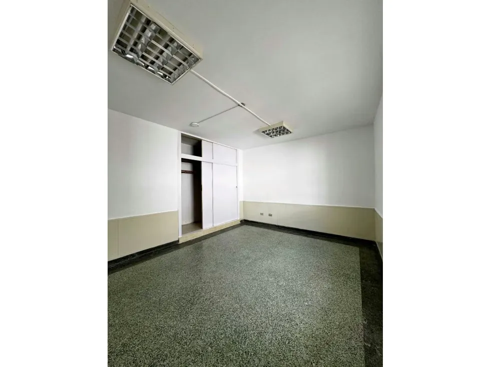 Alquilo PB de casa para depósito/showrrom 200m2 Altamira 8429 - 5