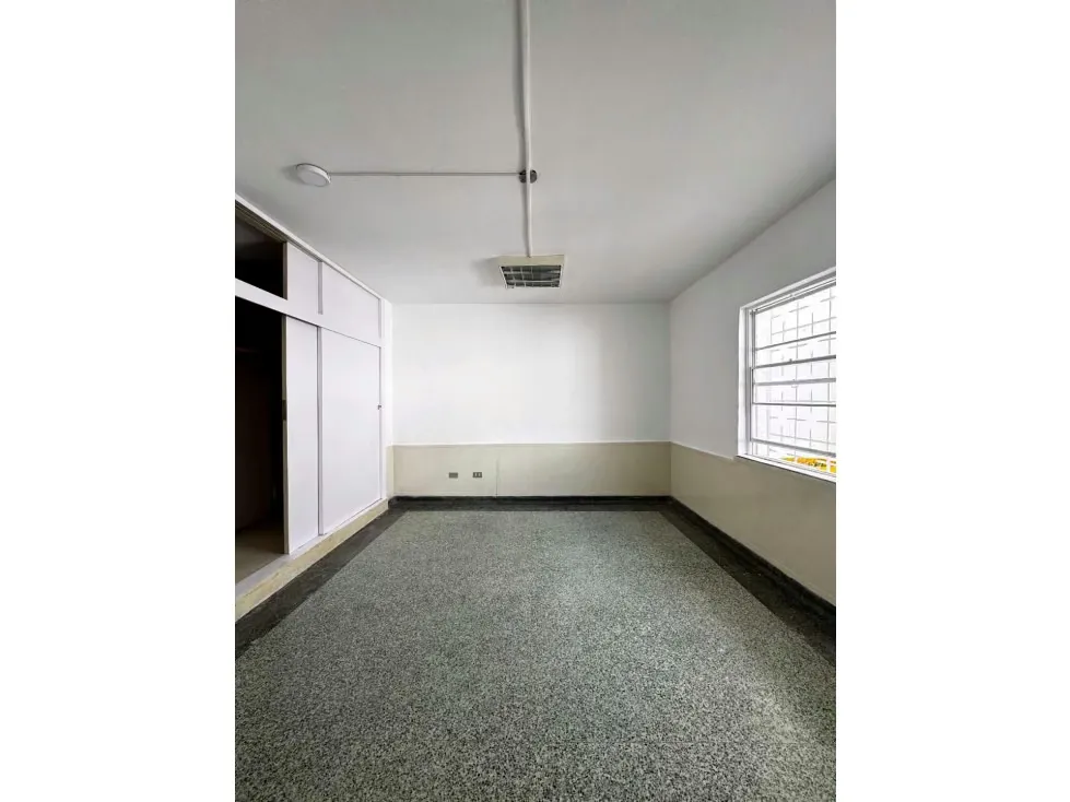 Alquilo PB de casa para depósito/showrrom 200m2 Altamira 8429 - 6