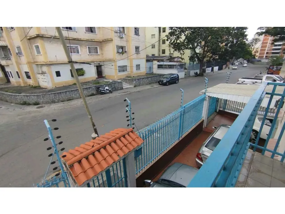 Alquiler de Oficina/Local primer piso de 70mts Urb Las Acacias - 12