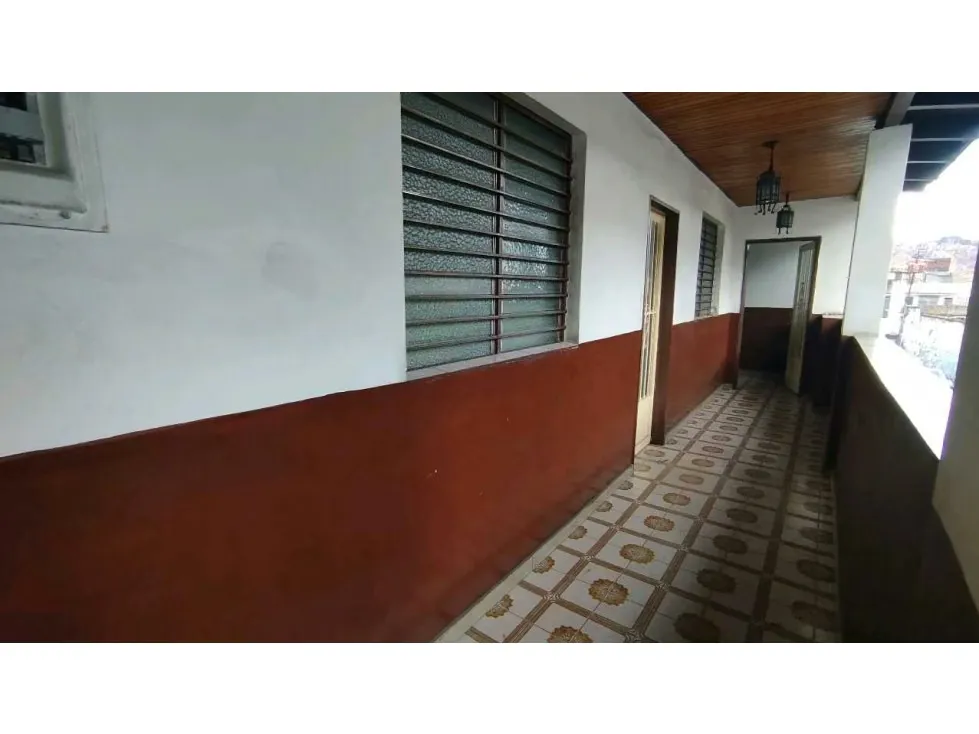 Alquiler de Oficina/Local primer piso de 70mts Urb Las Acacias - 7