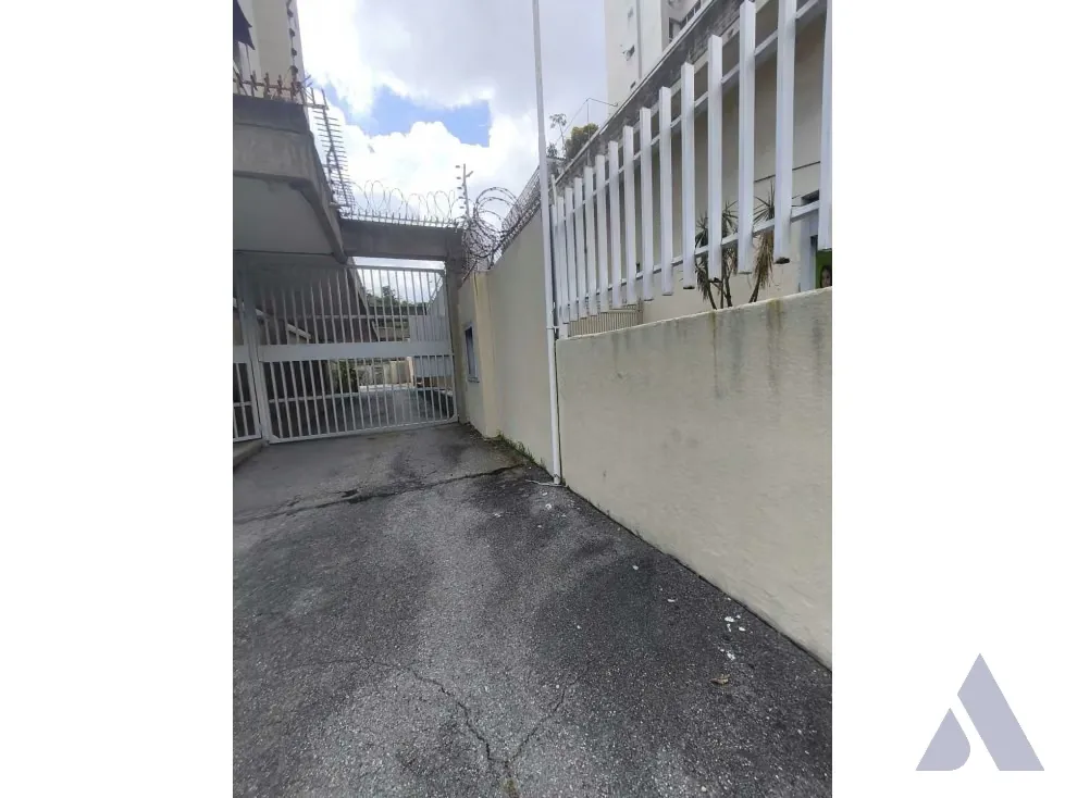 Vendo apartamento original 100m2 Avenida Principal La Urbina 4661 - 19