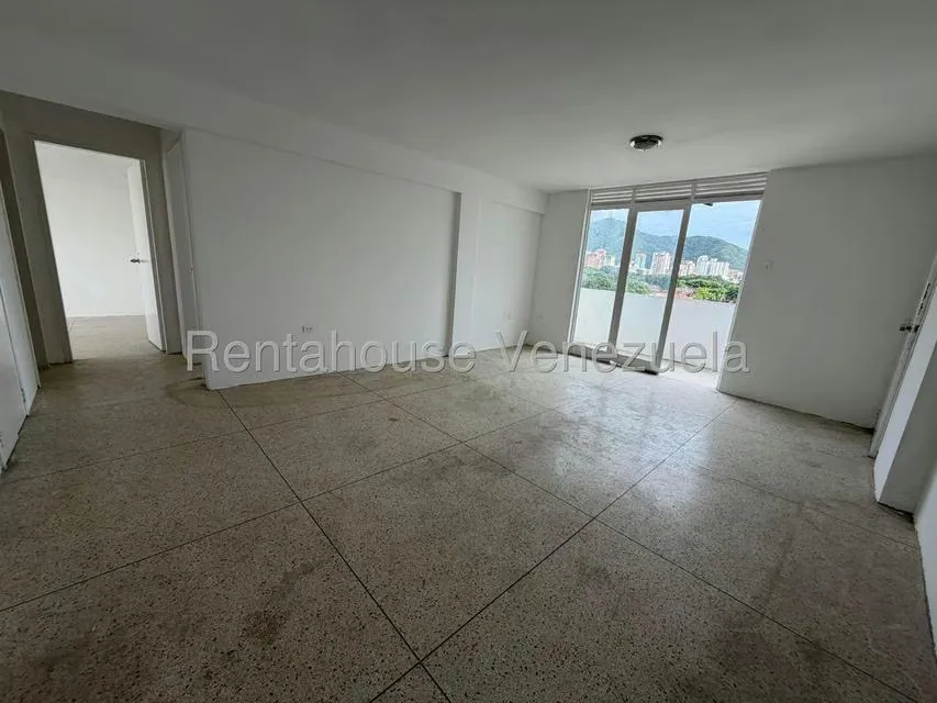 Apartamento (1 Nivel) en Venta en Trigal Centro, Carabobo - 3