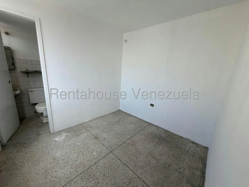 Apartamento (1 Nivel) en Venta en Trigal Centro, Carabobo - 9