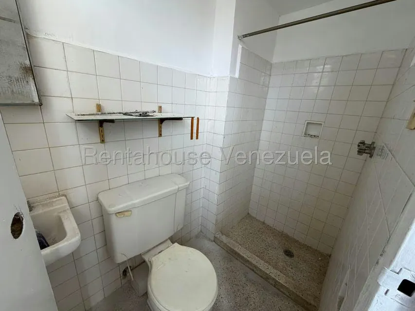 Apartamento (1 Nivel) en Venta en Trigal Centro, Carabobo - 10