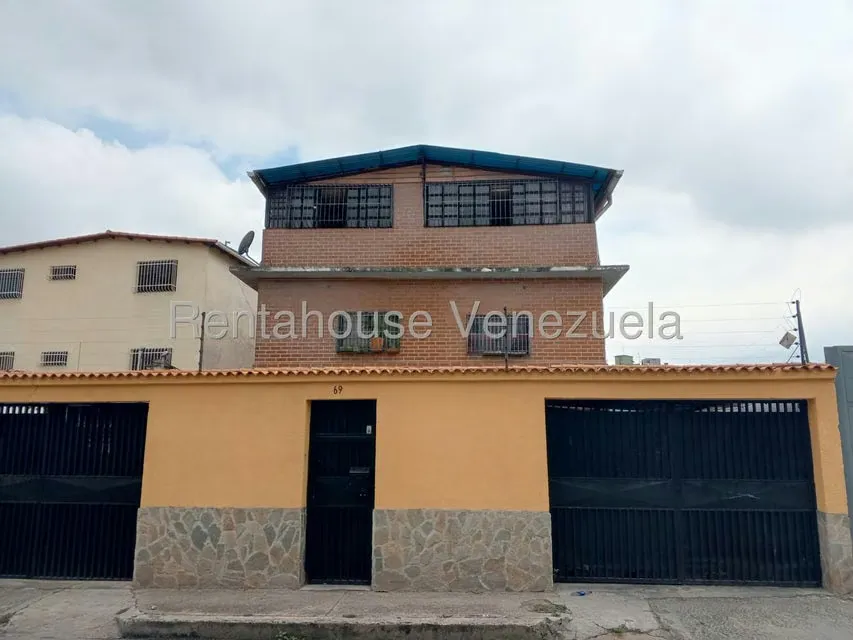 Casa (Multipes Niveles) en Venta en Los Rosales, Distrito Metropolitano - 2