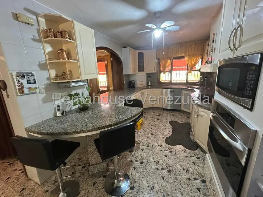 Casa (Multipes Niveles) en Venta en Los Naranjos del Cafetal, Distrito Metropolitano - 9