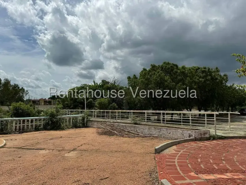 Comercial (Local Comercial) en Venta en Via Santa Rita, Zulia - 19