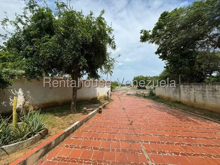 Comercial (Local Comercial) en Venta en Via Santa Rita, Zulia - 26