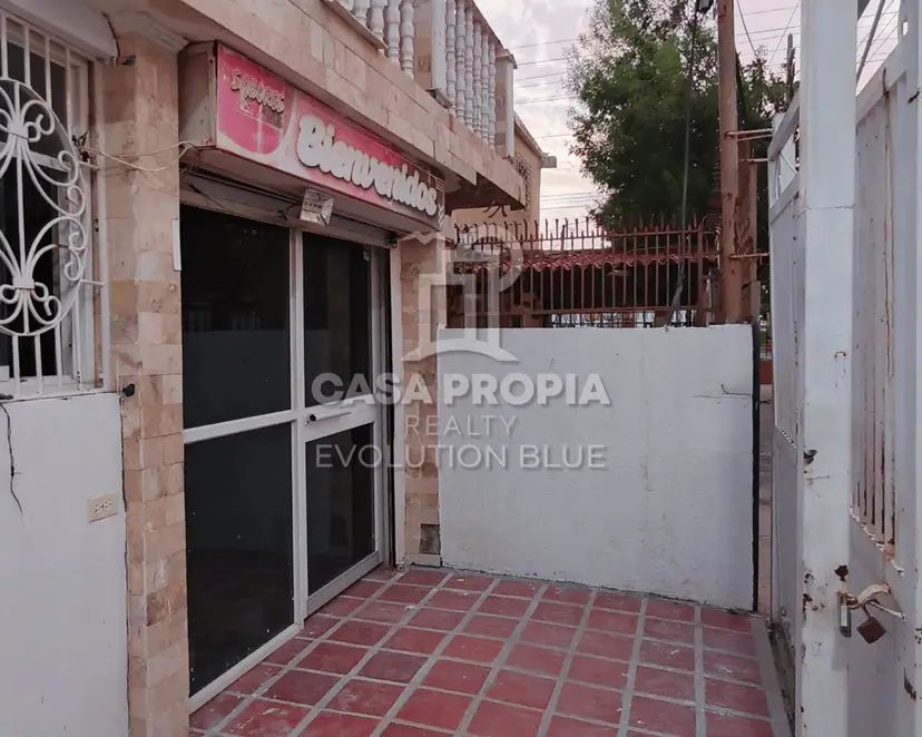 Apartamento en PB Sector 18 de Octubre con fachada y local comercial