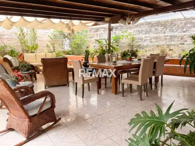 Apartoquinta en venta con gran terraza en Santa Sofía | Amplia e independiente - 2
