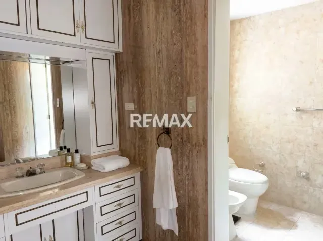 Apartoquinta en venta con gran terraza en Santa Sofía | Amplia e independiente - 6