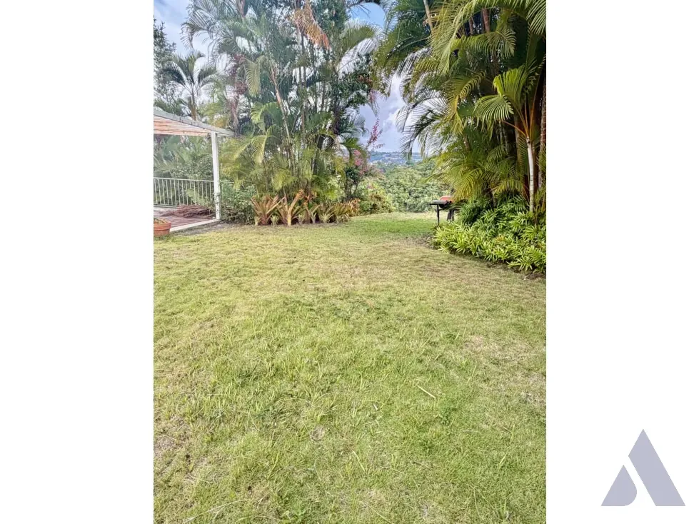 Se vende quinta 680m2 Lomas del Mirador 5096