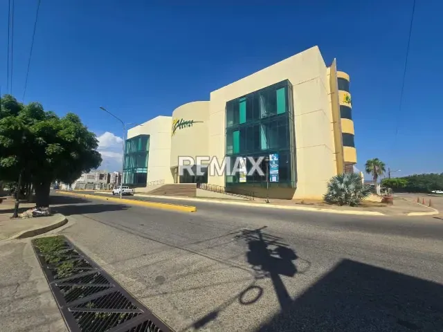 LOCAL COMERCIAL EN VENTA EN CABIMAS CENTER (OBRA GRIS) - 13