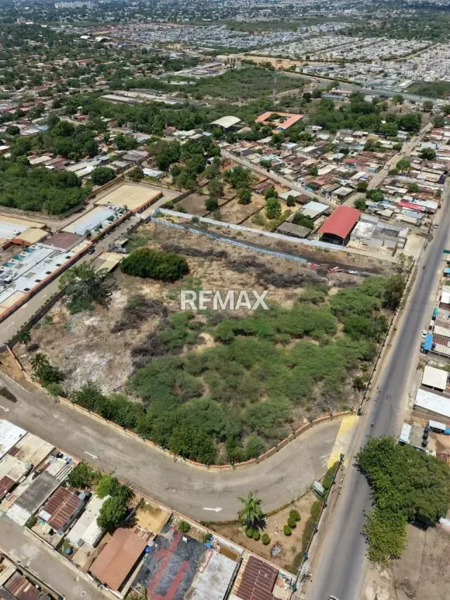 VENDE HOTEL OASYS VIA LA CONCEPCION