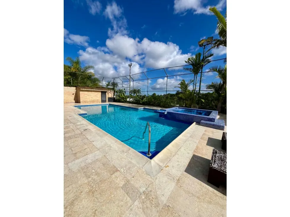 Se vende casa 2055 m2 La Lagunita 3420 - 4