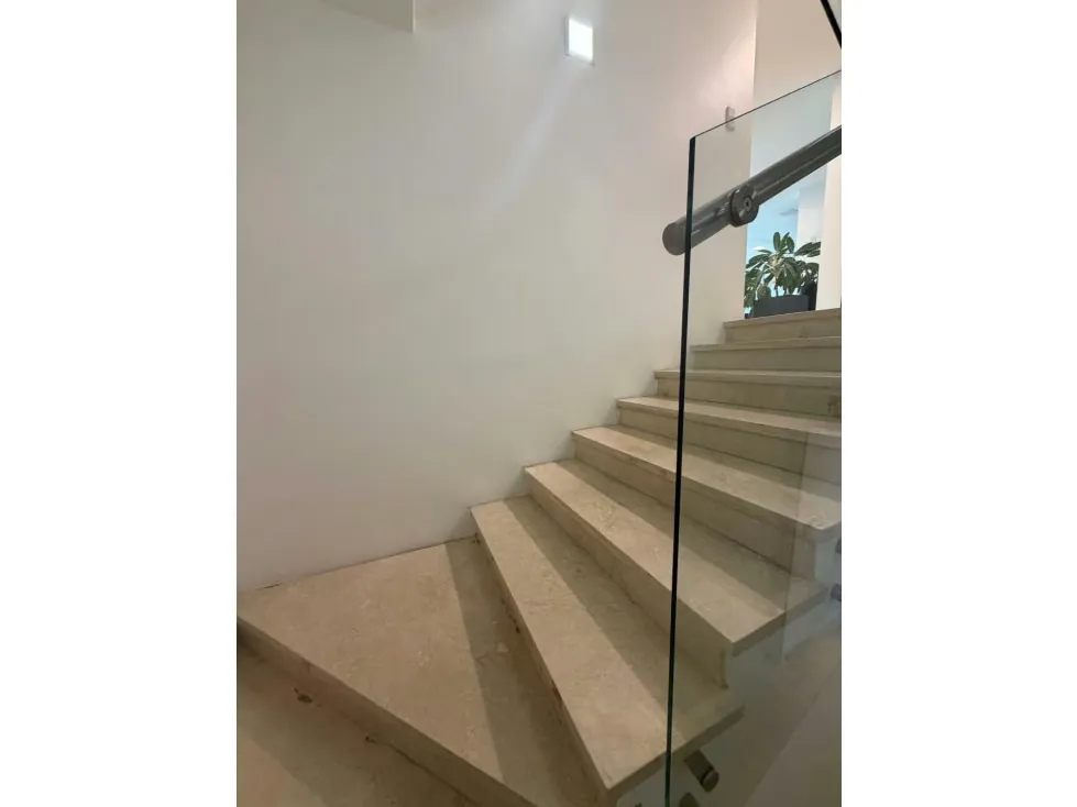 Se vende Ph en calle cerrada 383m2 Los Naranjos de las Mercedes 4695 - 8