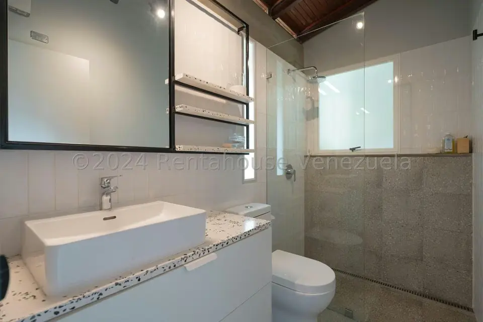 Casa (Multipes Niveles) en Venta en Macaracuay, Distrito Metropolitano - 14