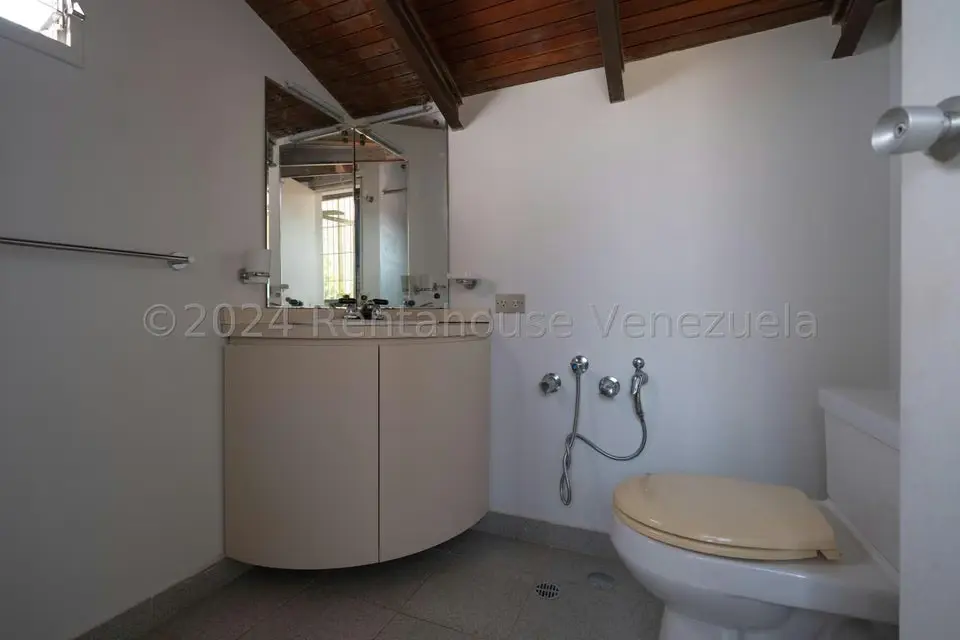 Casa (Multipes Niveles) en Venta en Macaracuay, Distrito Metropolitano - 36