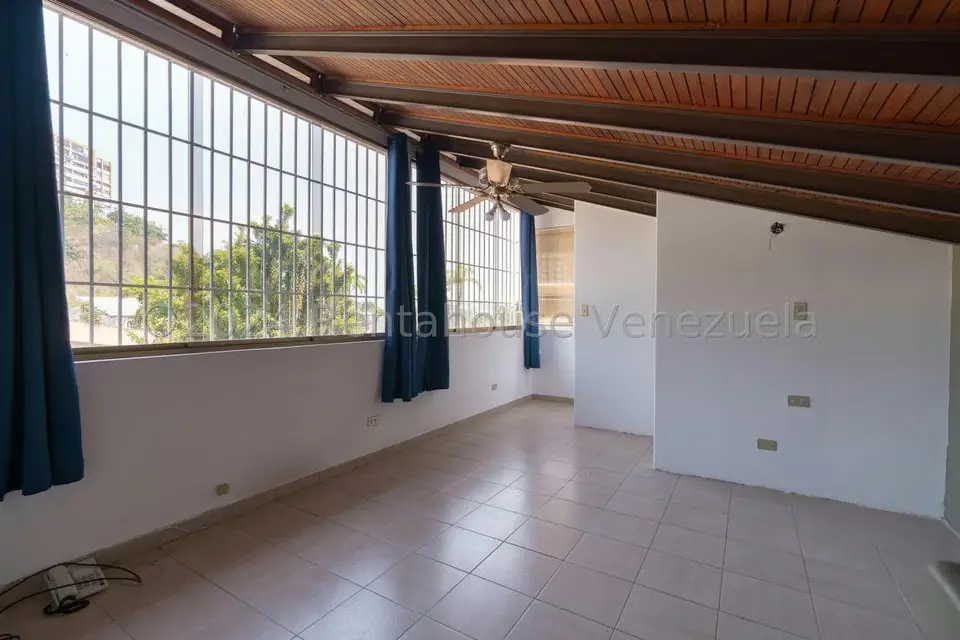 Casa (Multipes Niveles) en Venta en Macaracuay, Distrito Metropolitano - 37